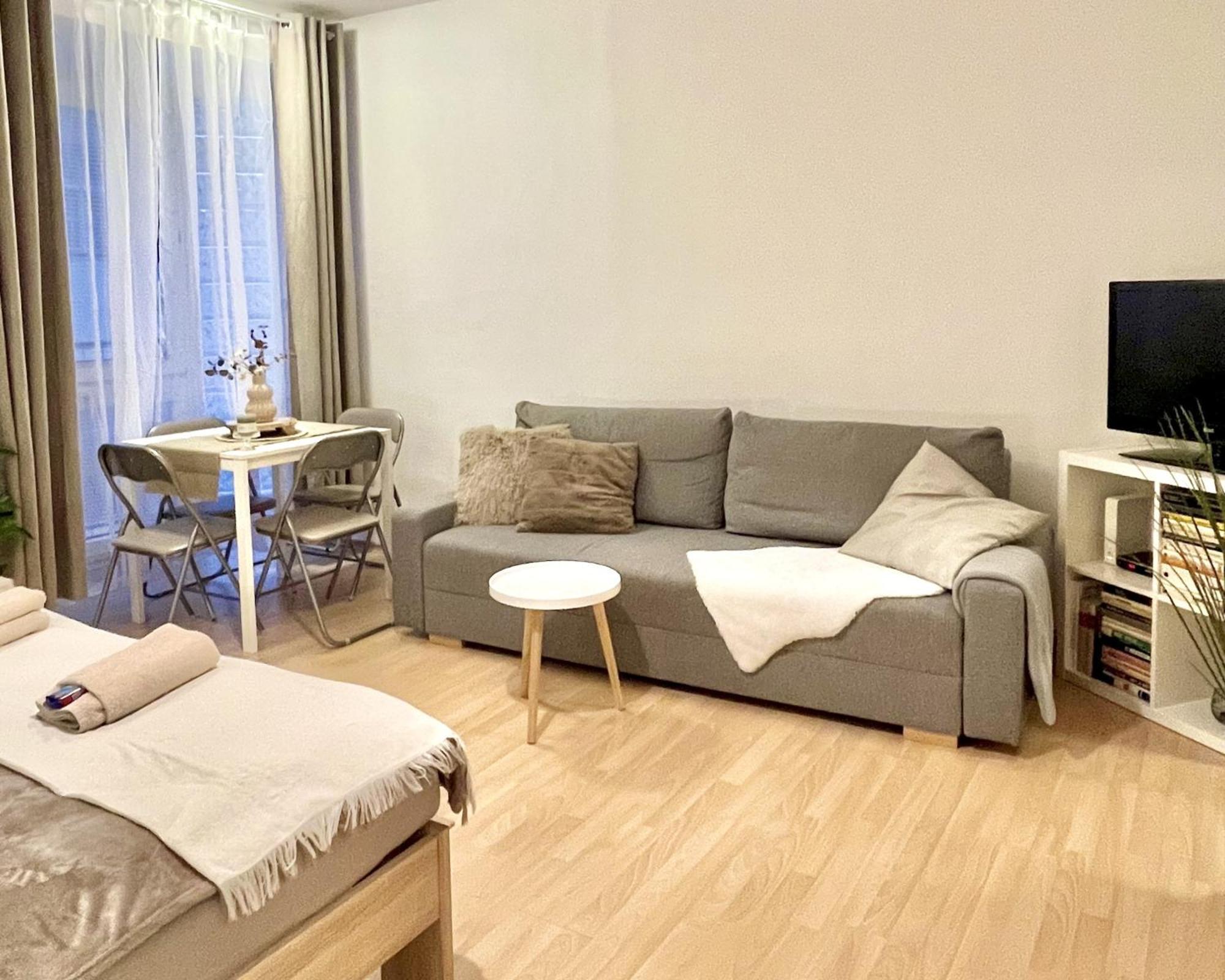 Apartment Simona - Old Town Bratysława Zewnętrze zdjęcie